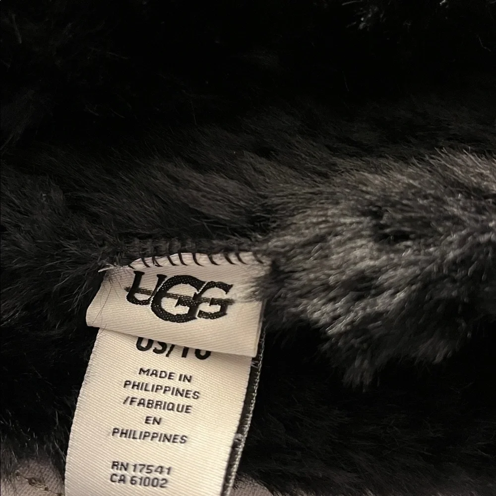 UGG Faux Fur Pull Thru Elegant Black Faux Fur Scarf New